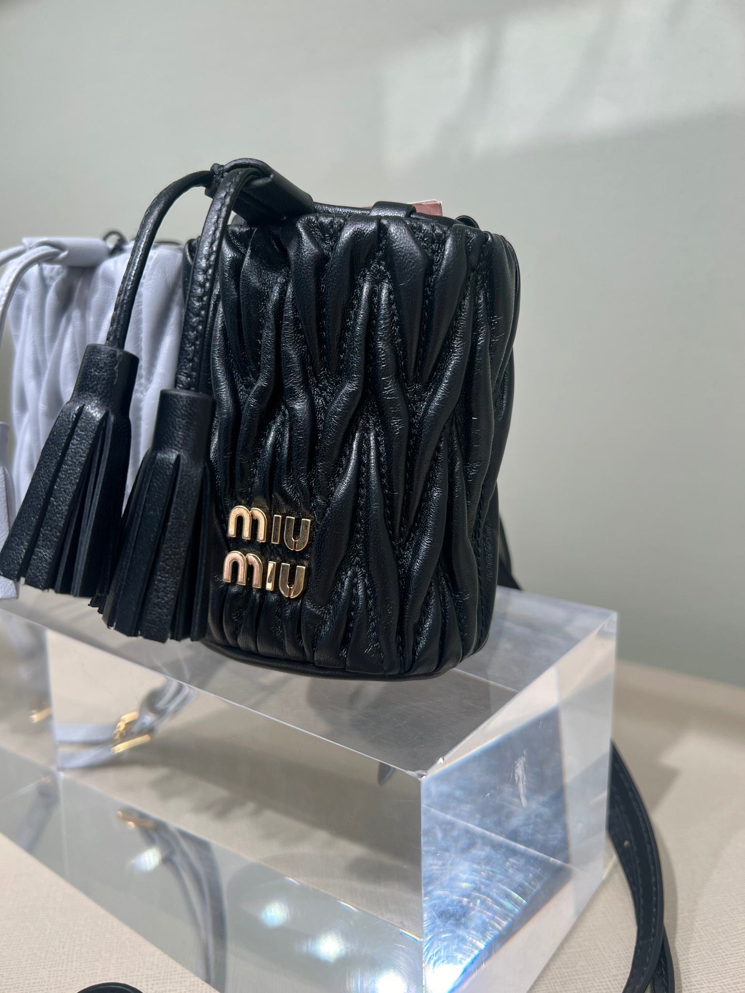 Miu Miu Damska torebka na ramię szaraMiu Miu