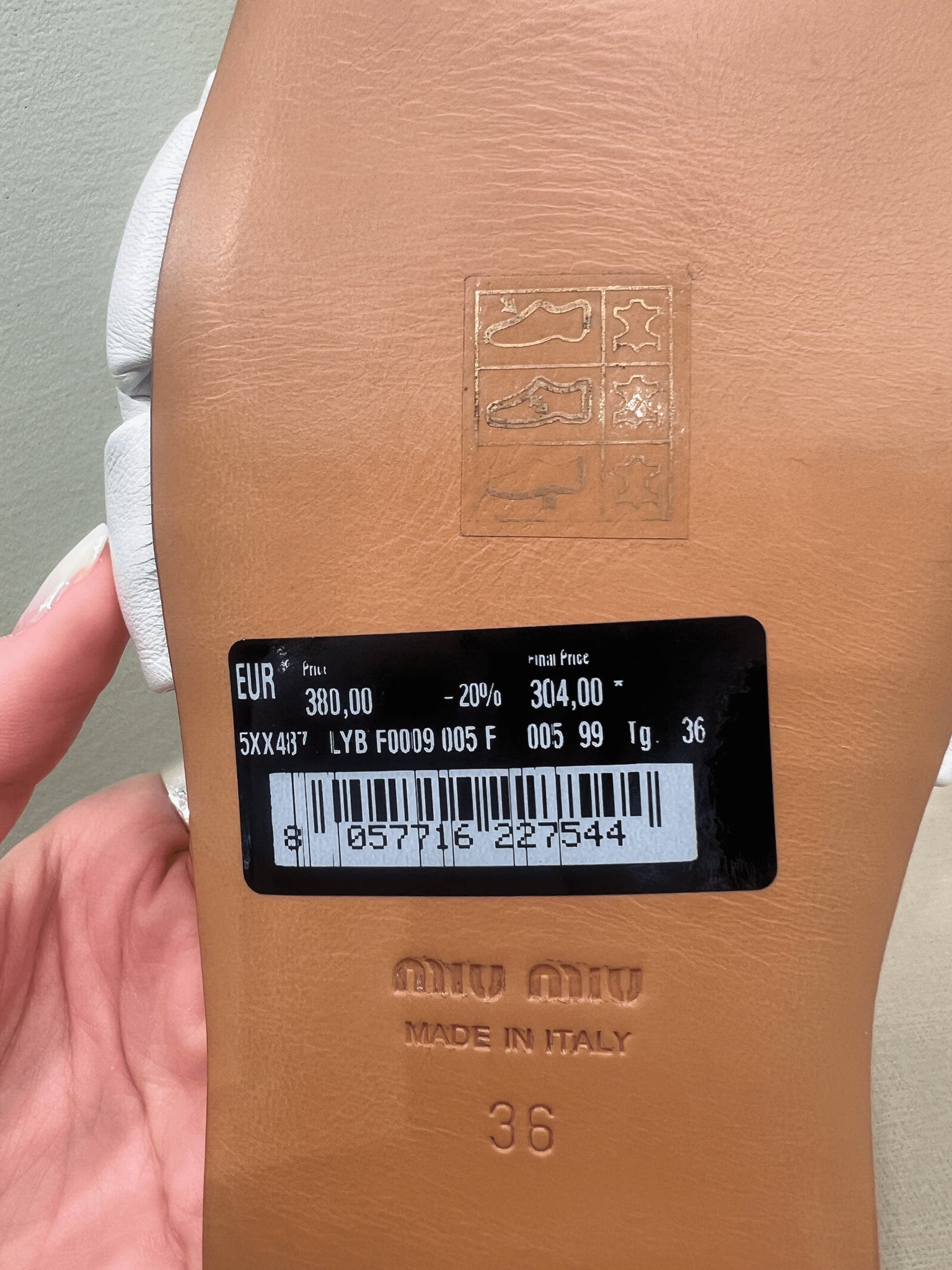 Miu Miu Damskie buty białe LYB F0009Miu Miu