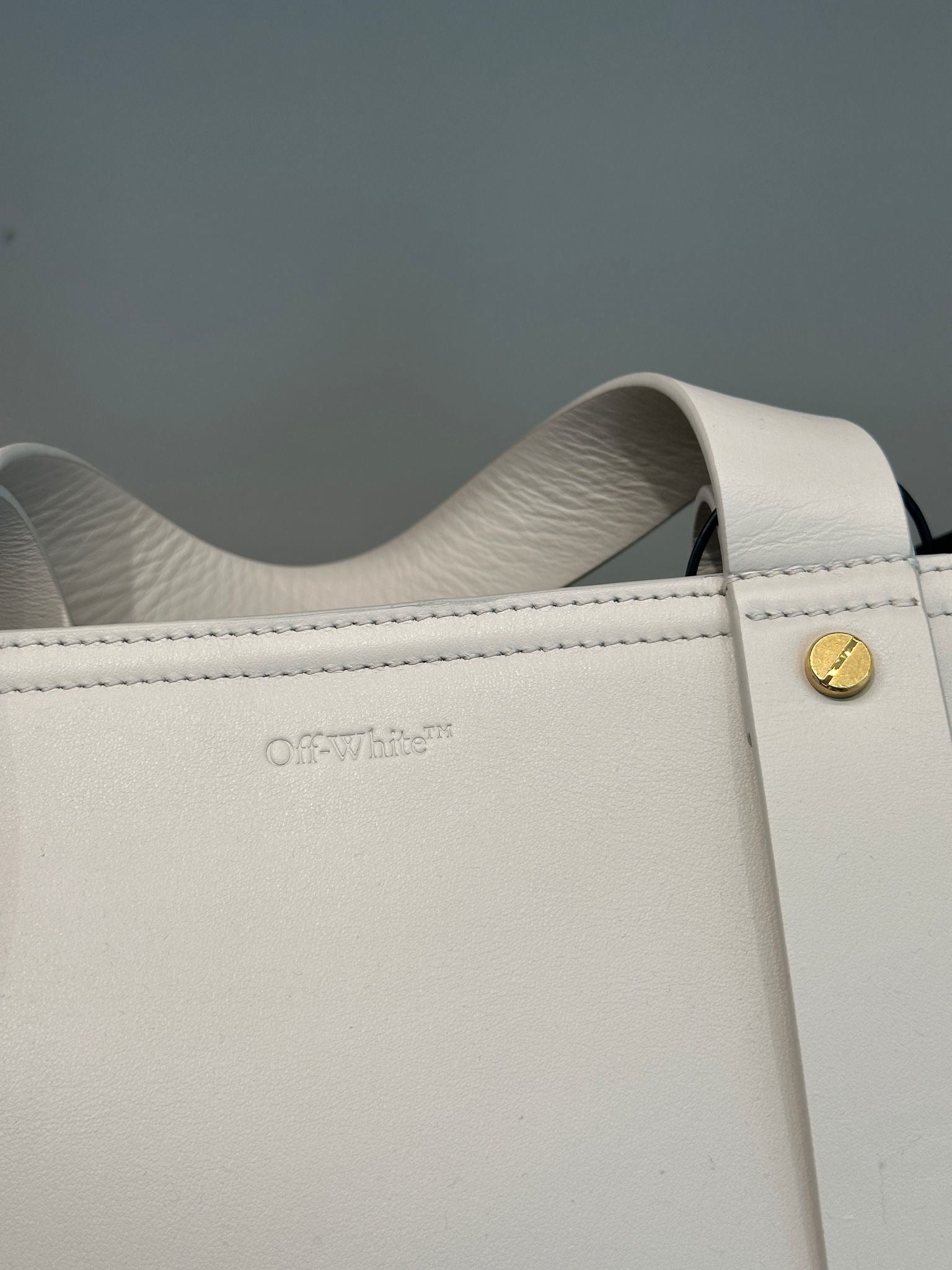 Off - White Day Off MediumOff - White