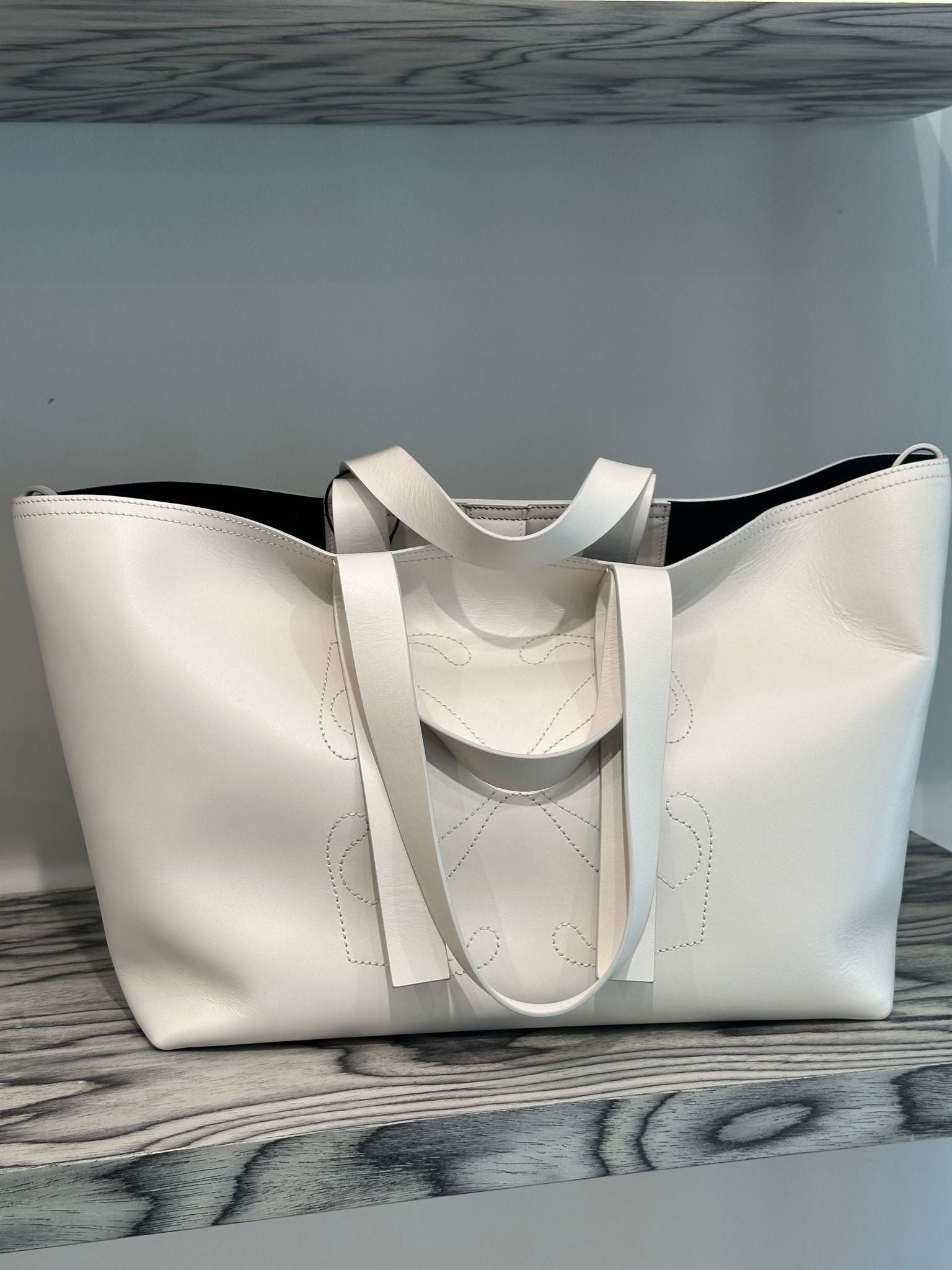 Off - White Day Off MediumOff - White