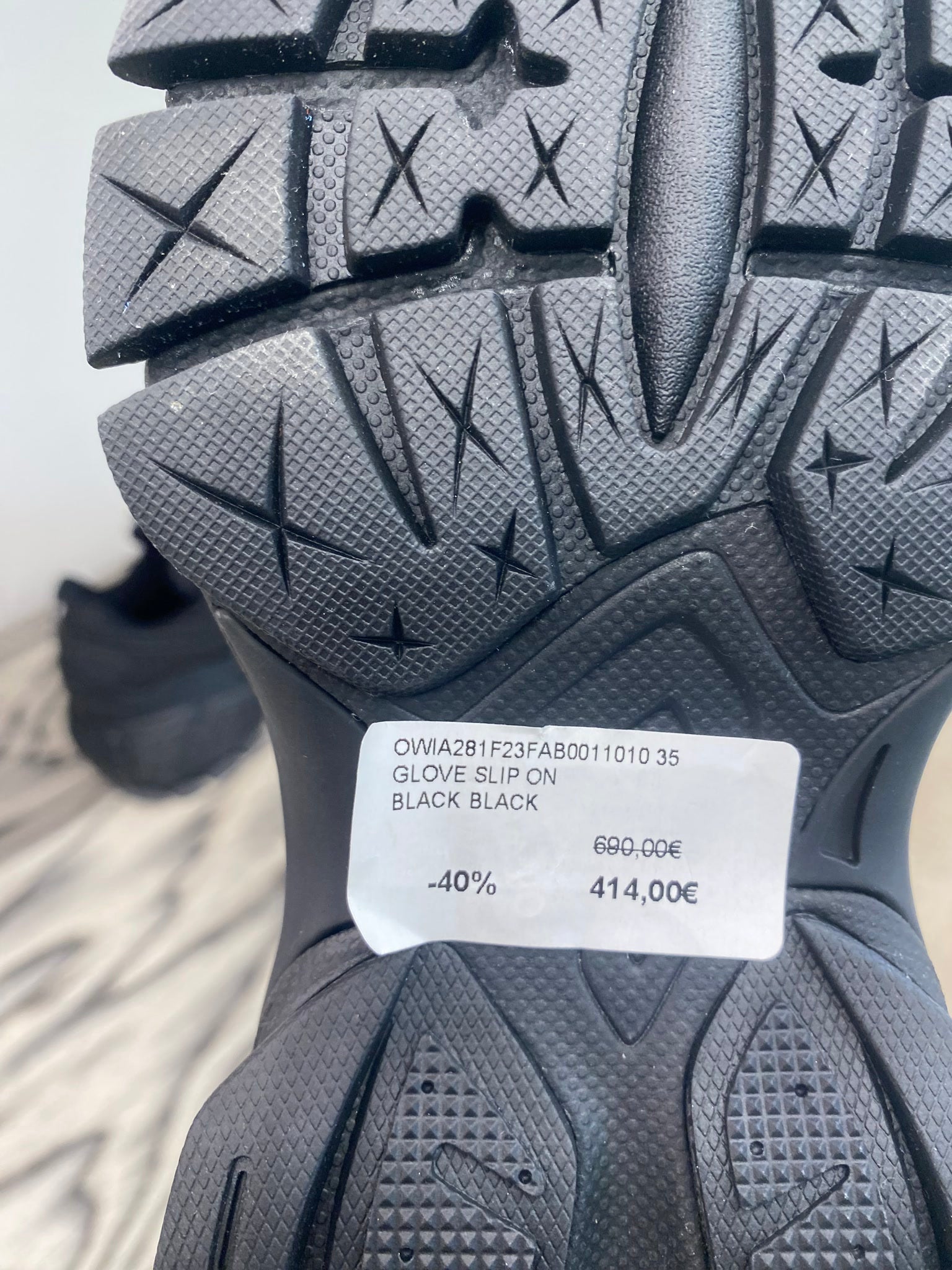 Off - White Glove Slip On BlackOff - white