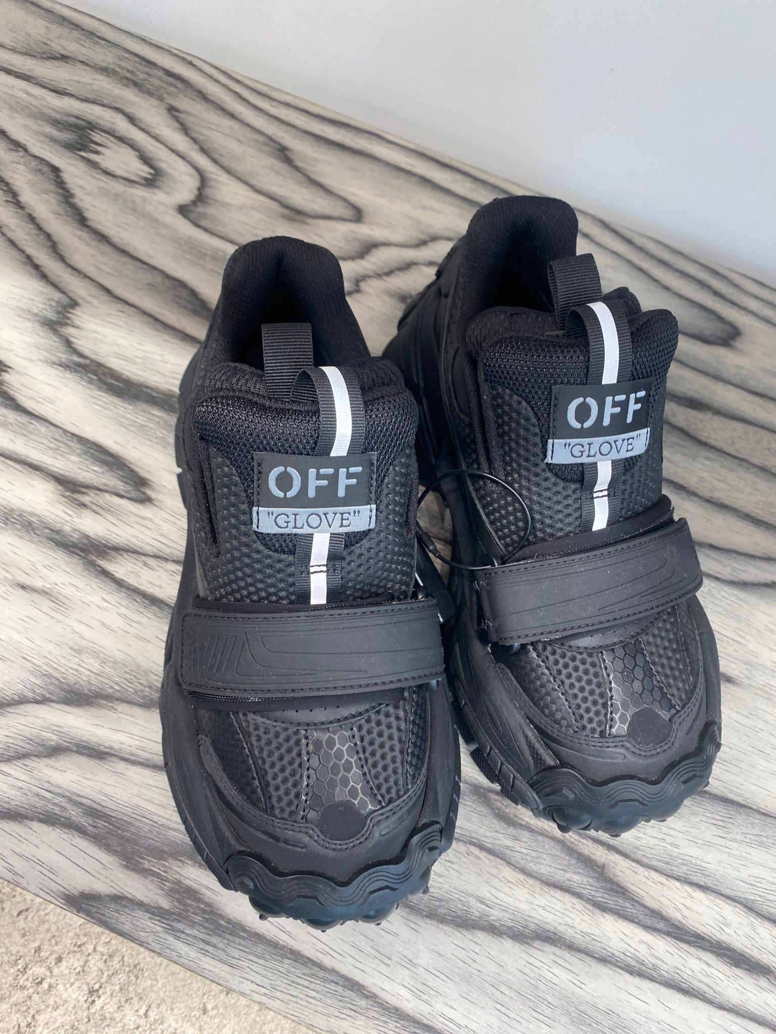 Off - White Glove Slip On BlackOff - white