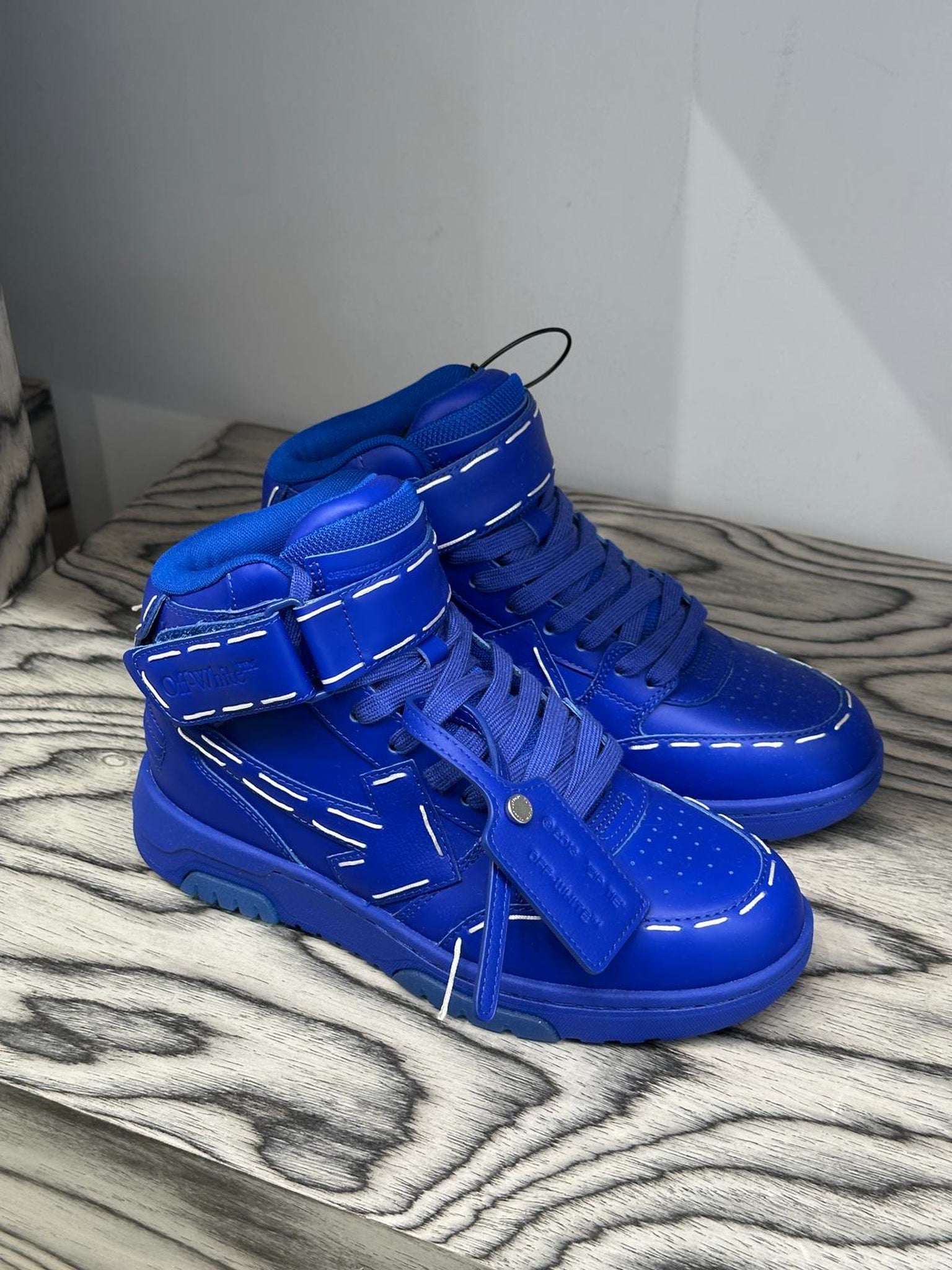 Off - White OOO Sartorial Stitching Mid - top SneakersOff - White