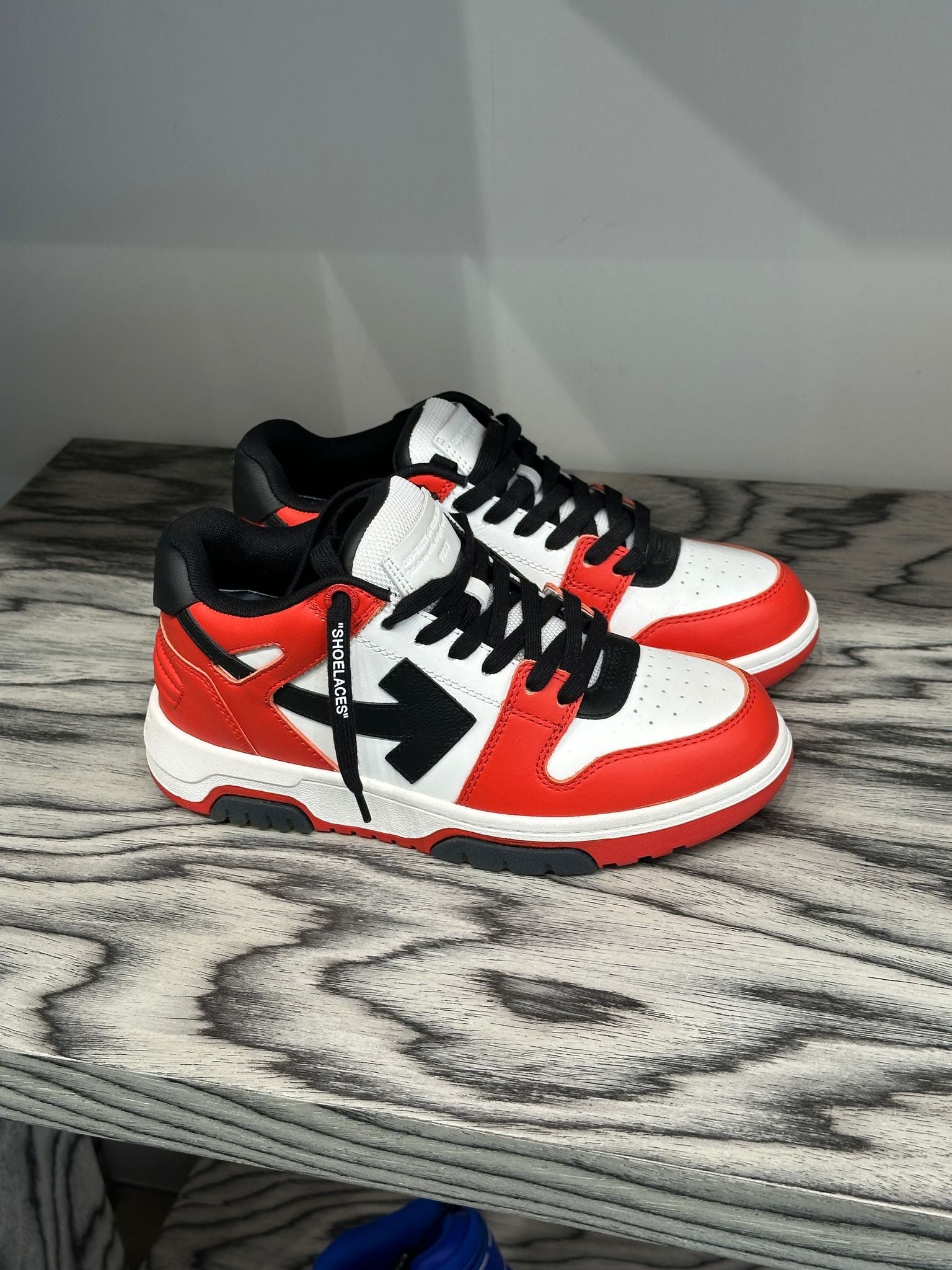 Off - White SneakersOff - White
