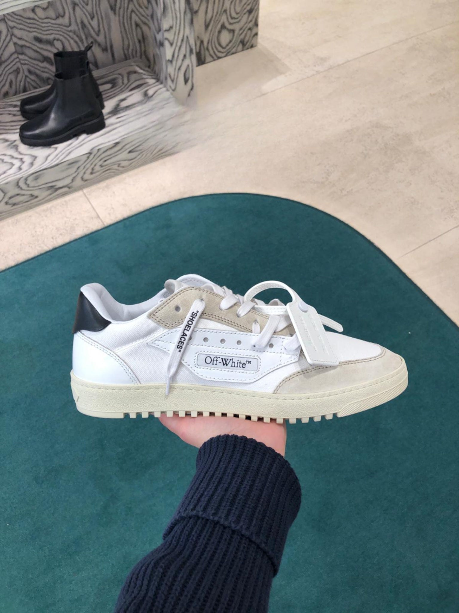 Off - White SneakersOff - White