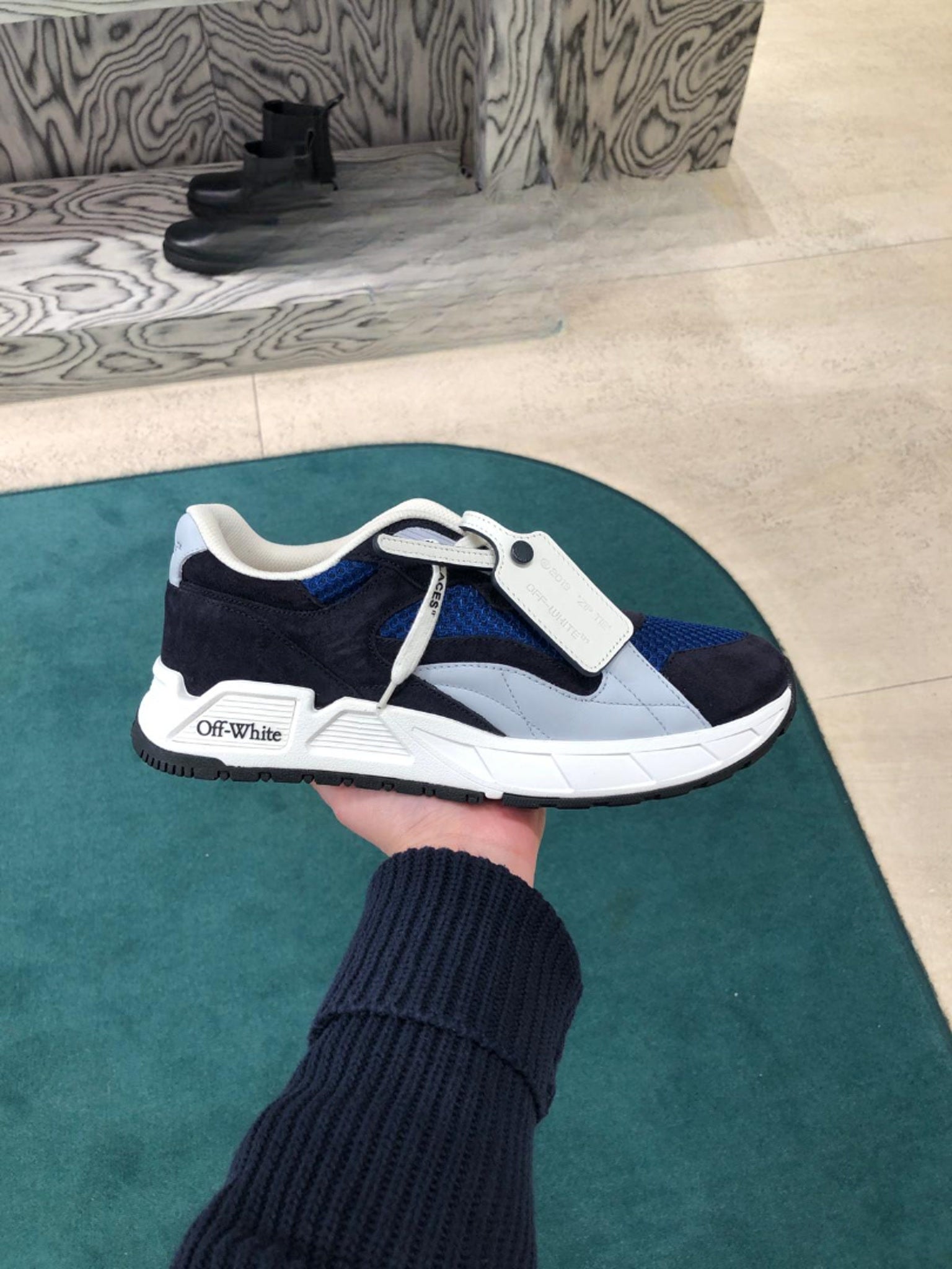 Off - White SneakersOff - White