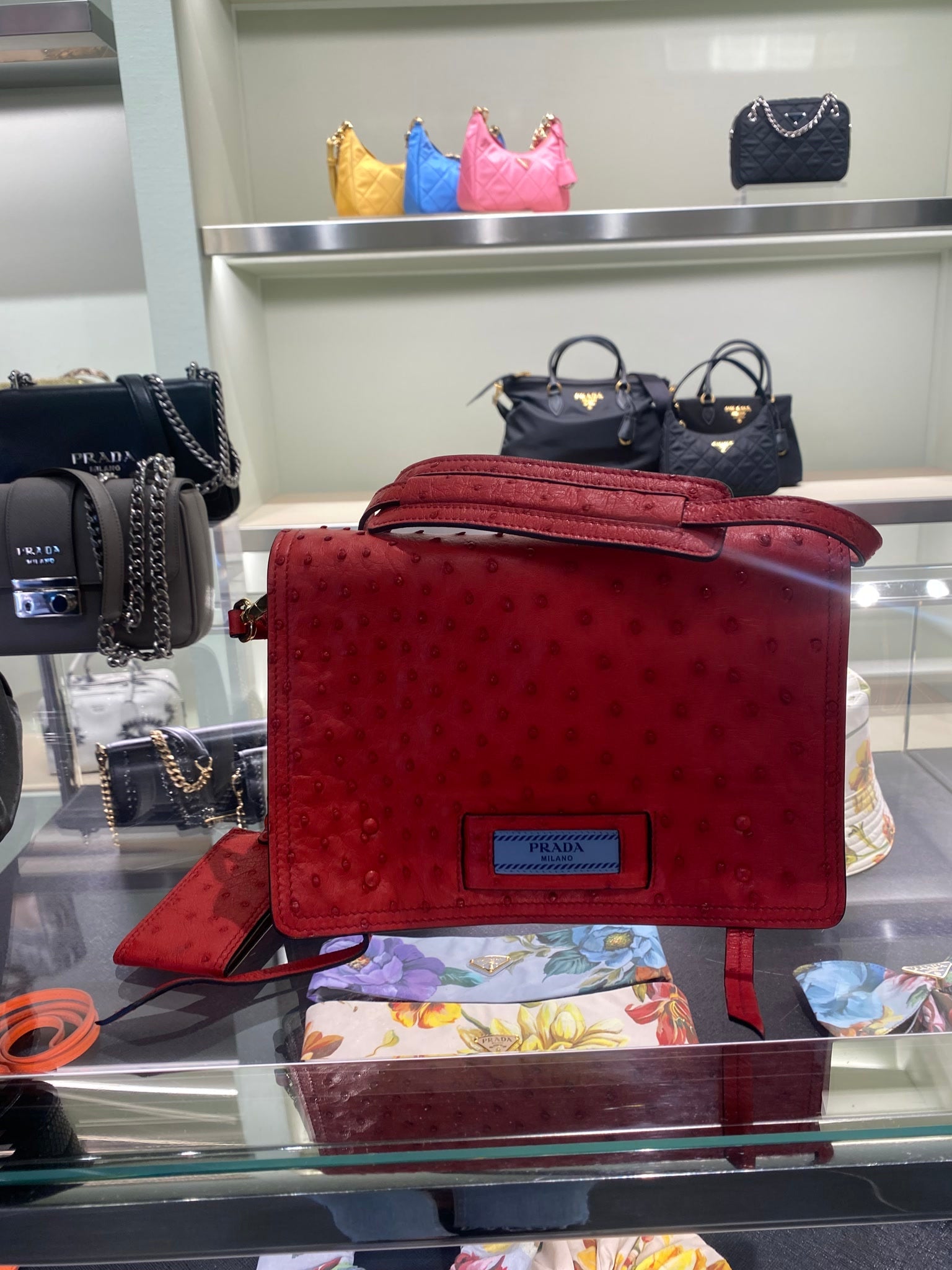 Prada Damska torebka na ramię czerwonaPrada