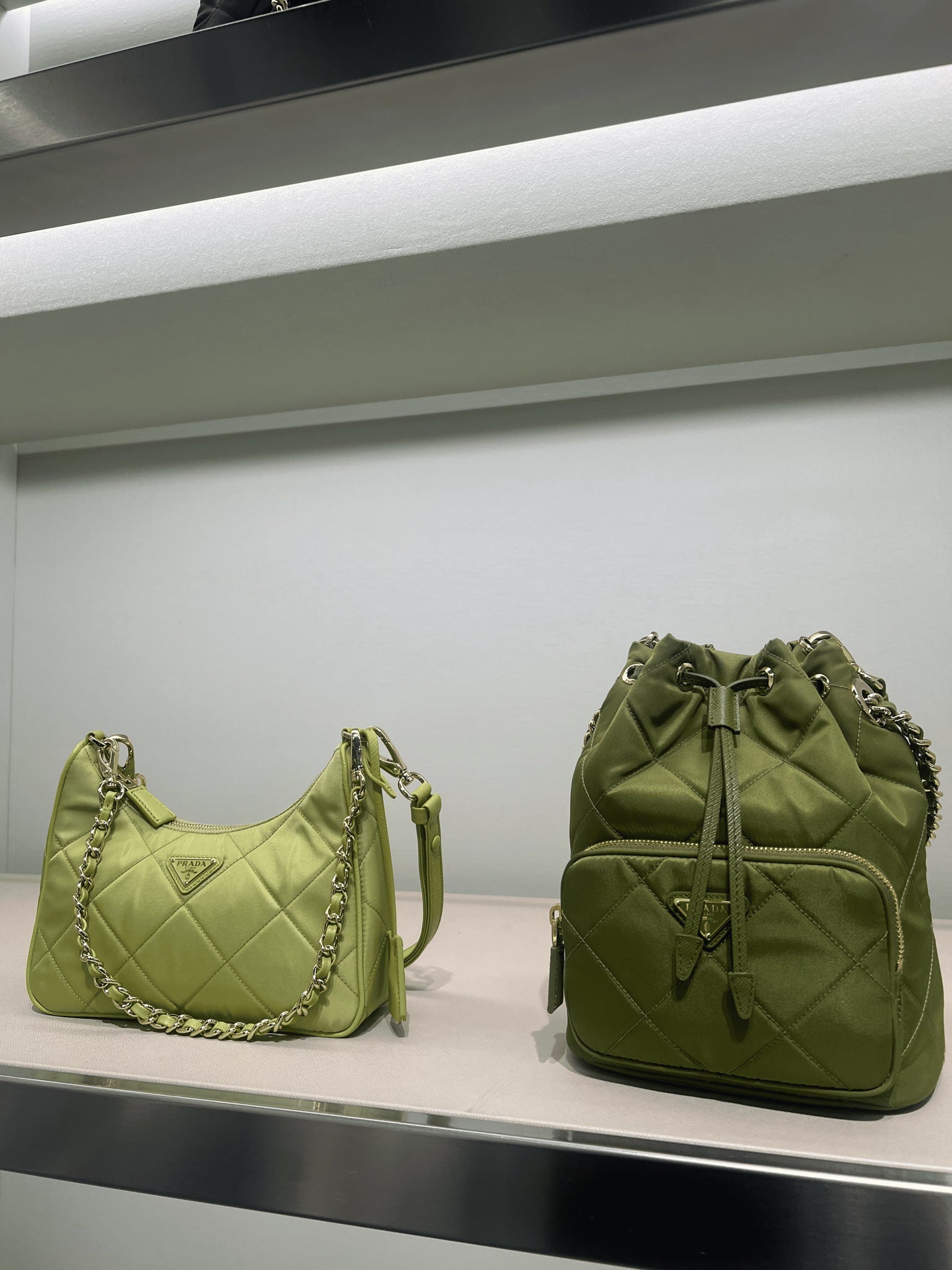 Prada Damska torebka na ramię nylonowa zielonaPrada