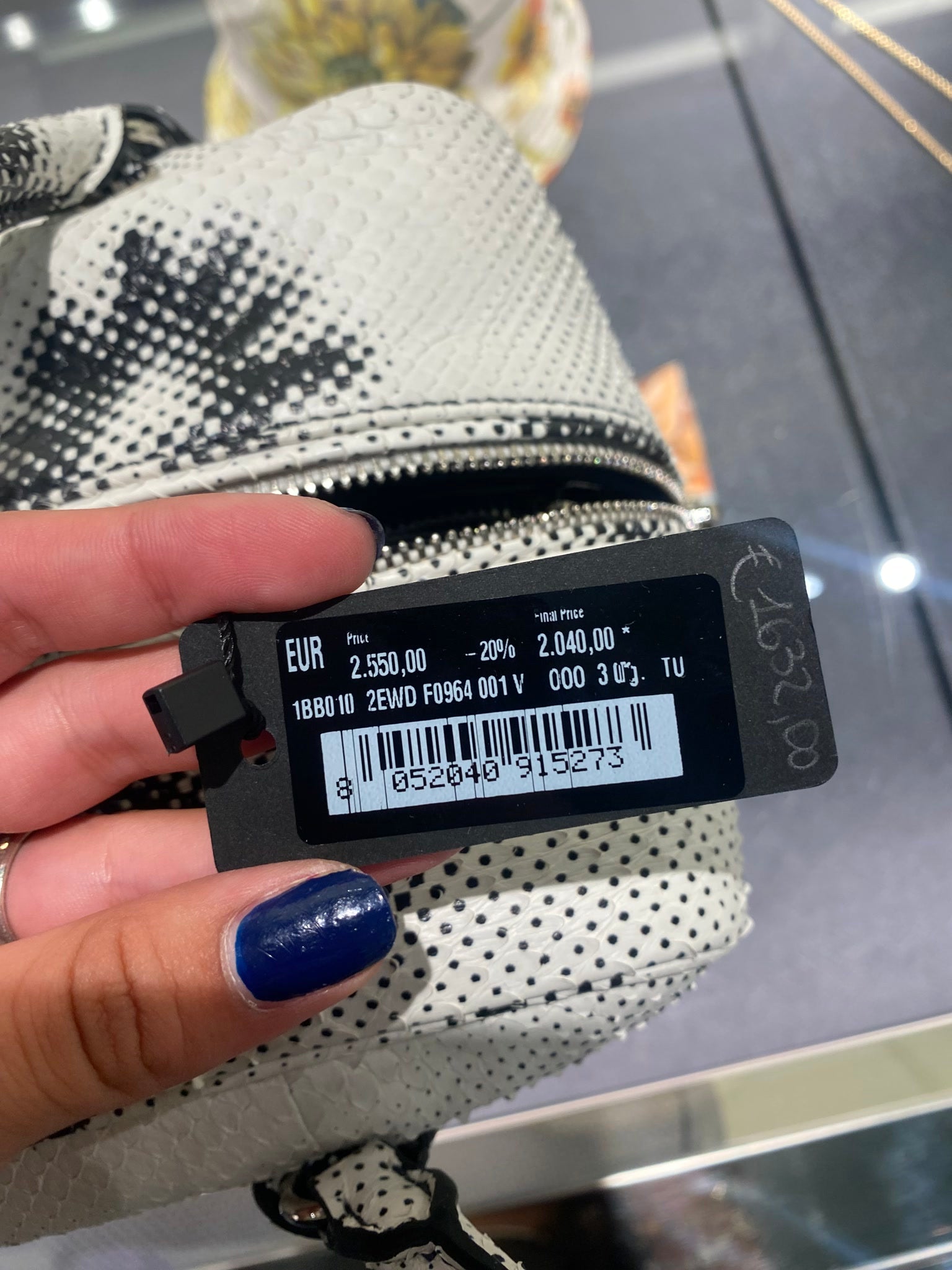 Prada Damska torebka skórzana białaPrada