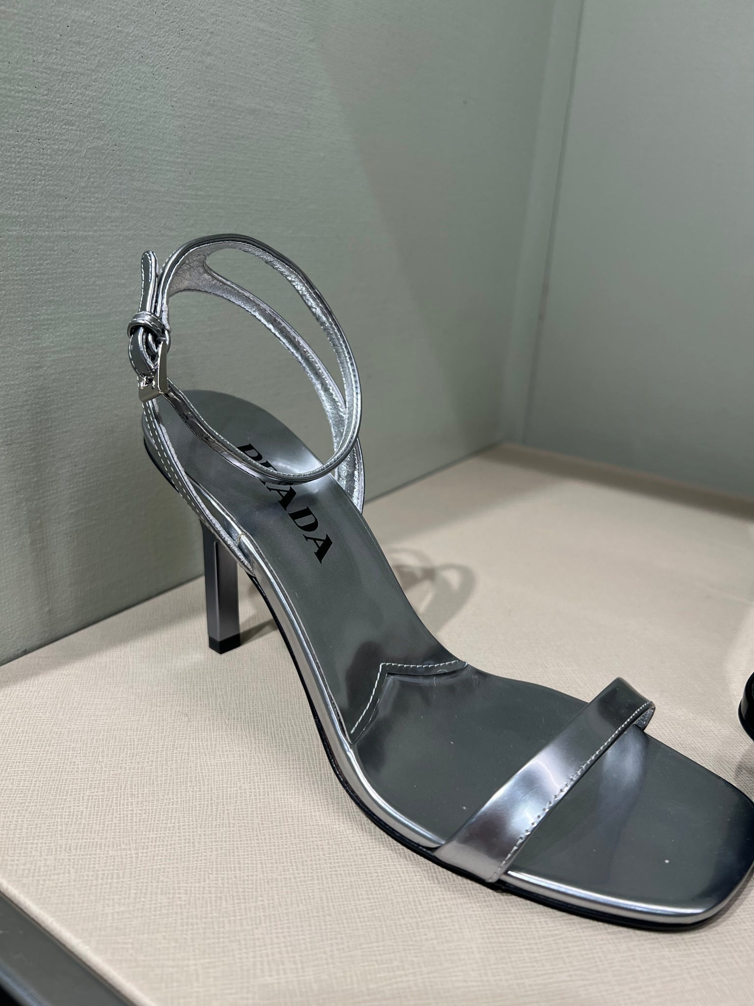 Prada Damskie buty skórzane czarnePrada