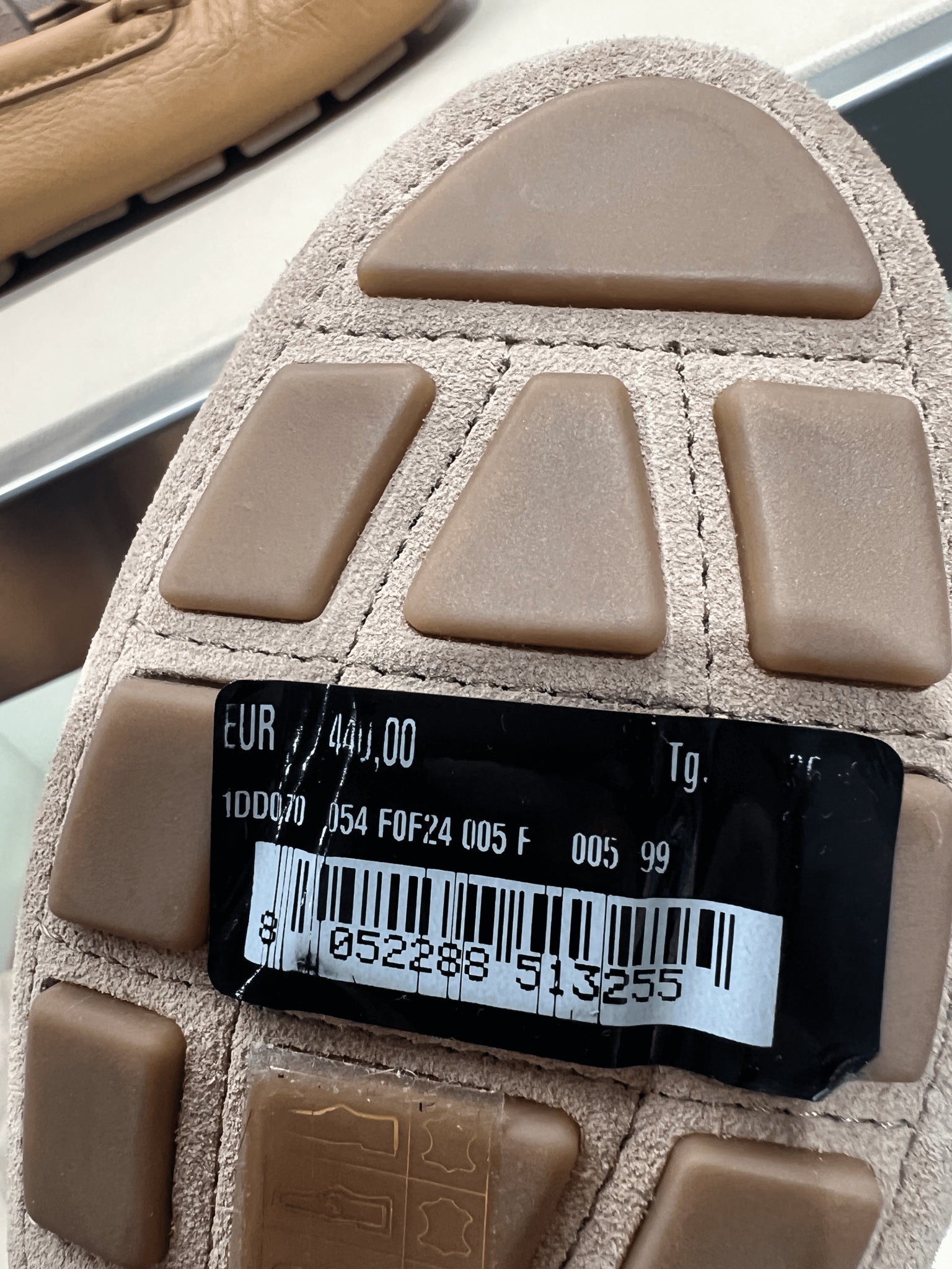 Prada Damskie loafersy beżowe skóra naturalnaPrada