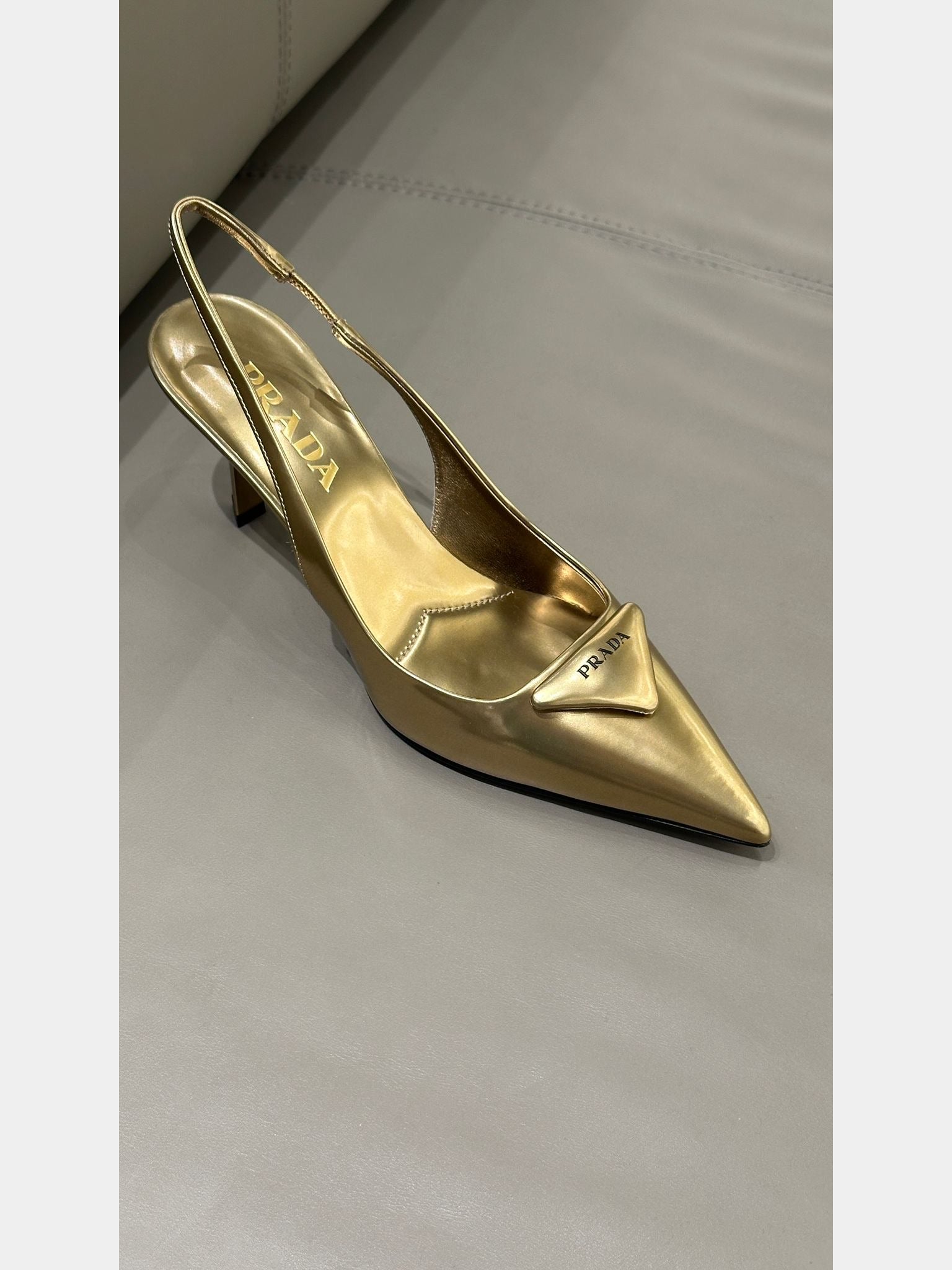 Prada F0522 D07 FPrada