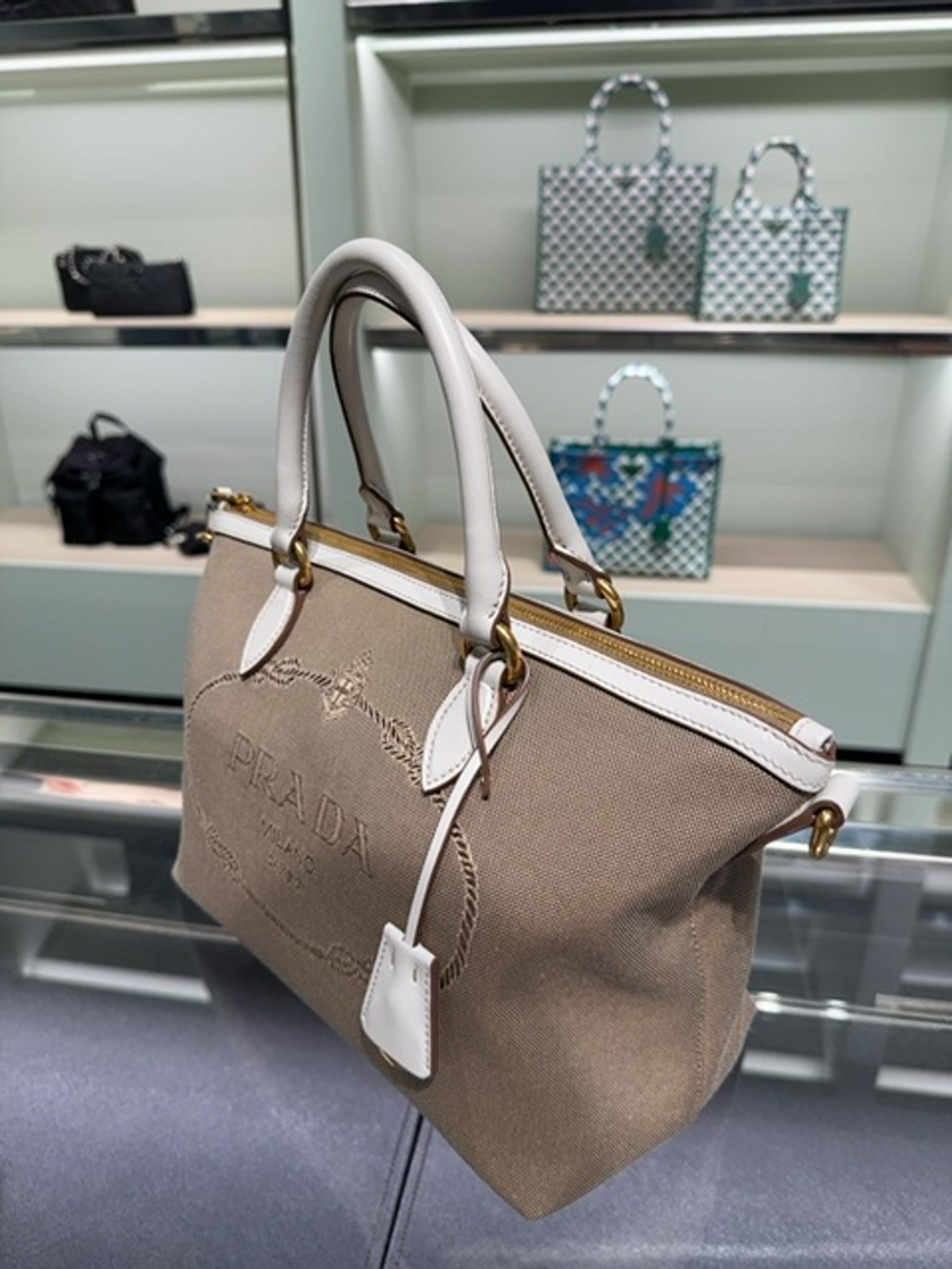 Prada UCW FOYSE 001 VPrada