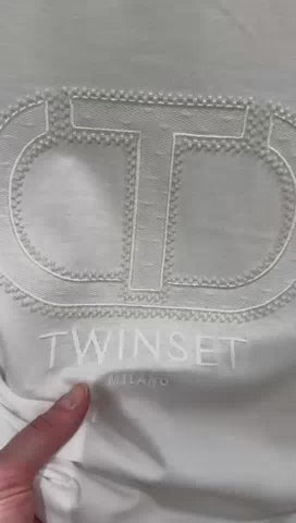 T-SHIRT C/RICAMO