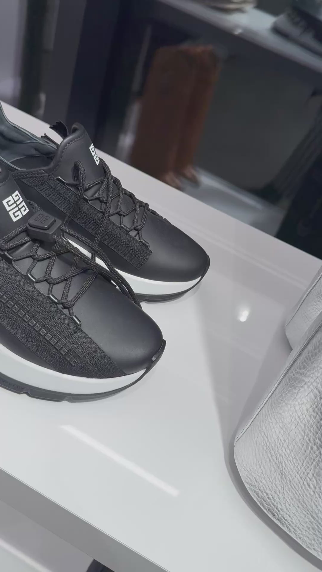 SPECTRE ZIP RUNNERS