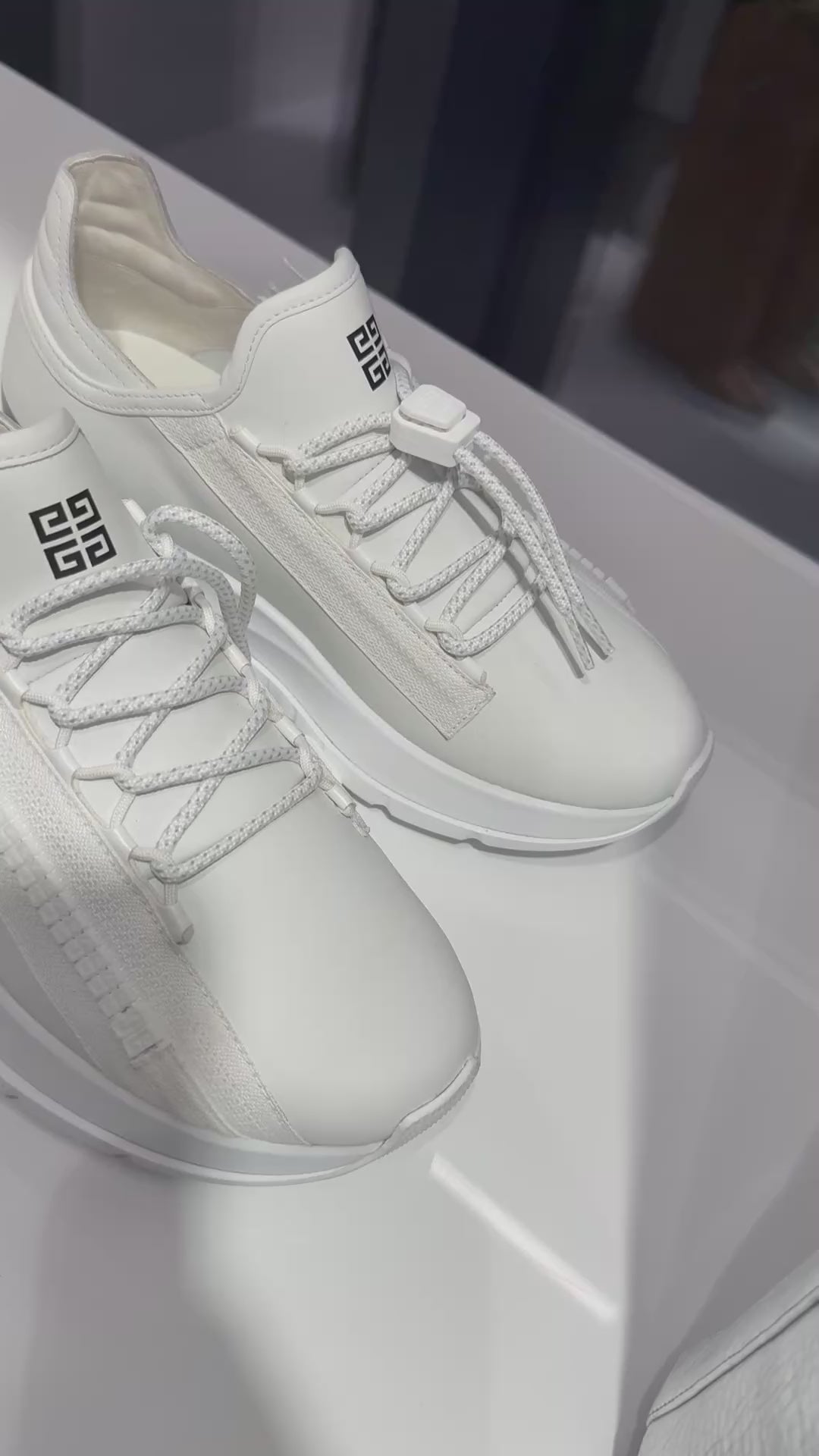 SPECTRE ZIP RUNNERS