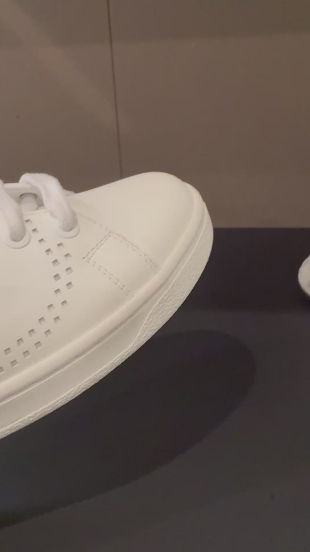 BACKNET CALFSKIN SNEAKER